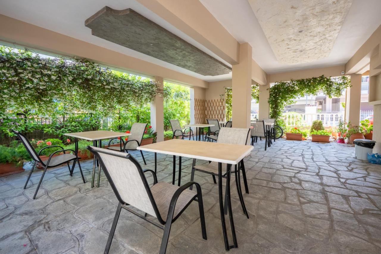 Milonas House Apartments Paralia Dionysiou Ngoại thất bức ảnh
