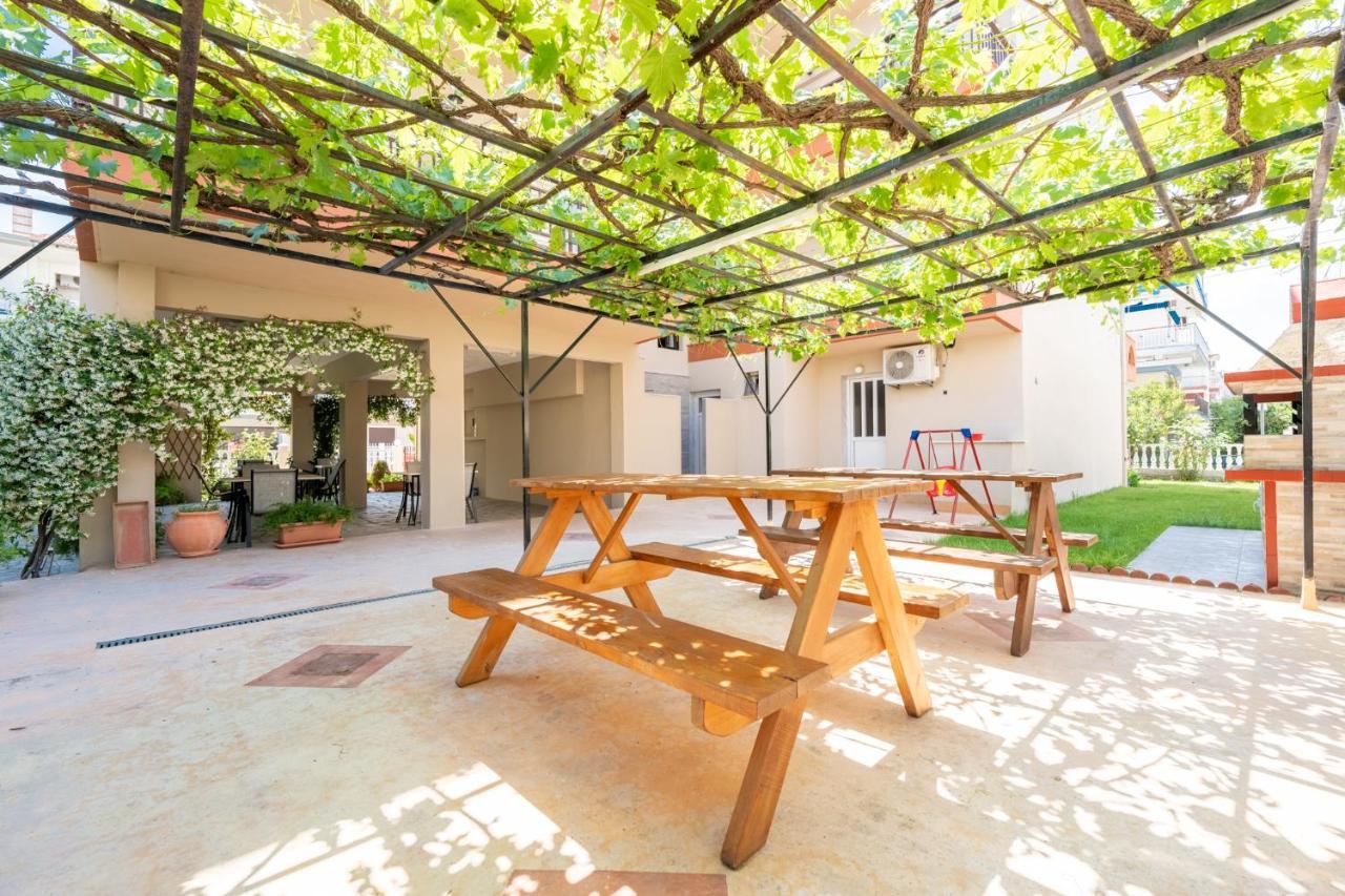 Milonas House Apartments Paralia Dionysiou Ngoại thất bức ảnh