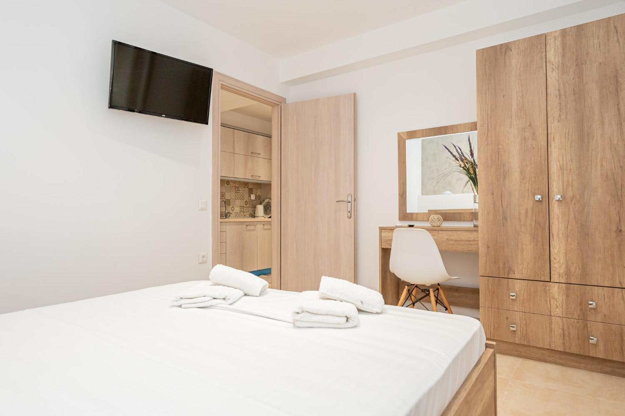 Milonas House Apartments Paralia Dionysiou Ngoại thất bức ảnh