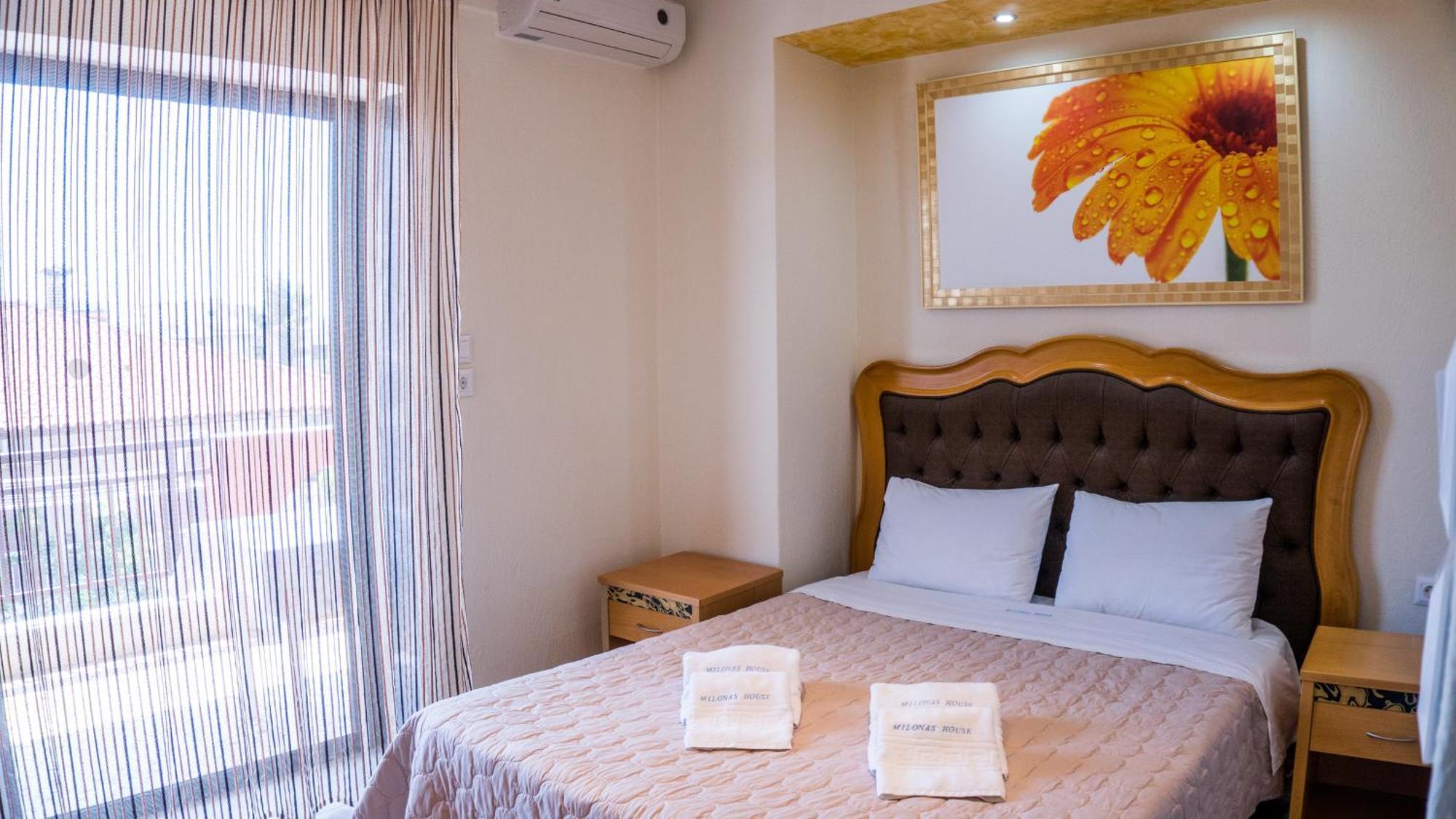 Milonas House Apartments Paralia Dionysiou Ngoại thất bức ảnh